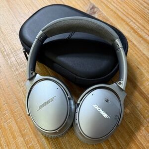 ❌SOLD❌ Bose QuietComfort 35 II Noise Cancelling Bluetooth Headphones – Silver